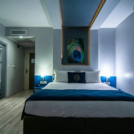Lapis & Hotel