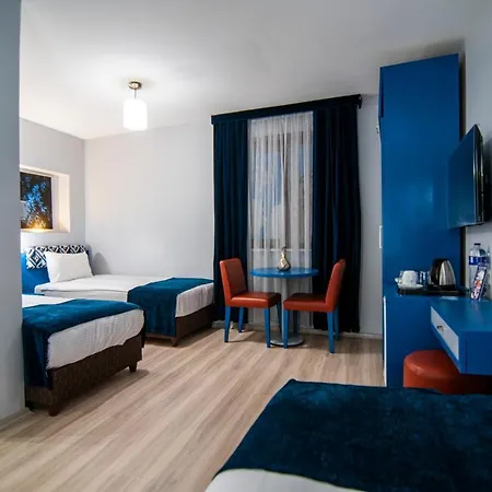 Hotel Lapis & 3*