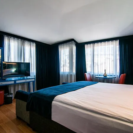 Hotel Lapis &