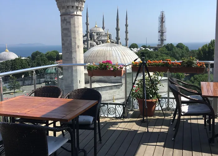 Lapis & Hotel Istanbul